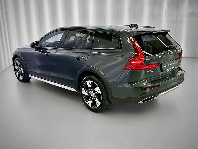 Volvo V60 D4 AWD, WEBASTO, PANORAMA, EL. - fotka 5 z 30