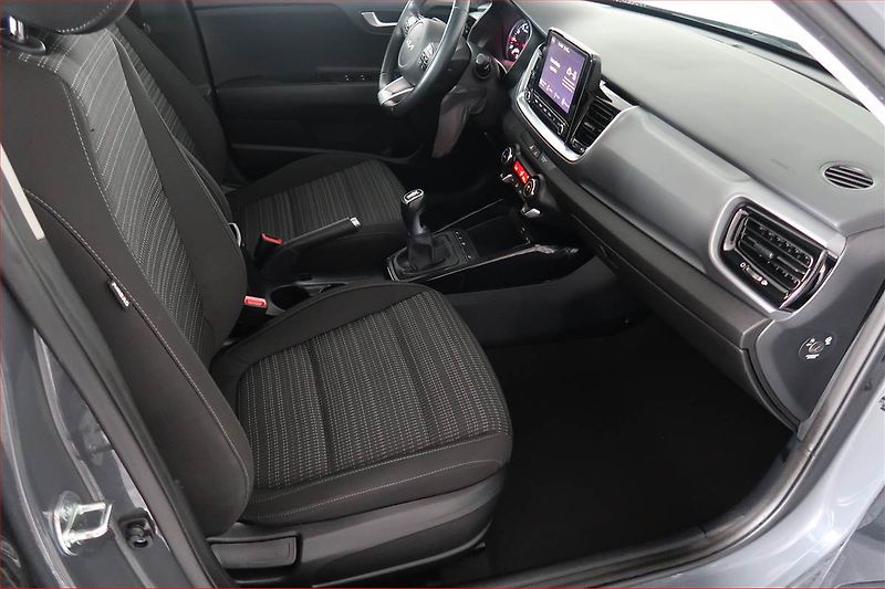 Kia Stonic (2023) Exclusive 1.0 T-GDI, EXCLUSIVE - fotka 9 z 17