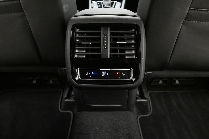 Volkswagen Passat 2,0 TDI 147kW Alltrack DSG 4Mo - fotka 22 z 32