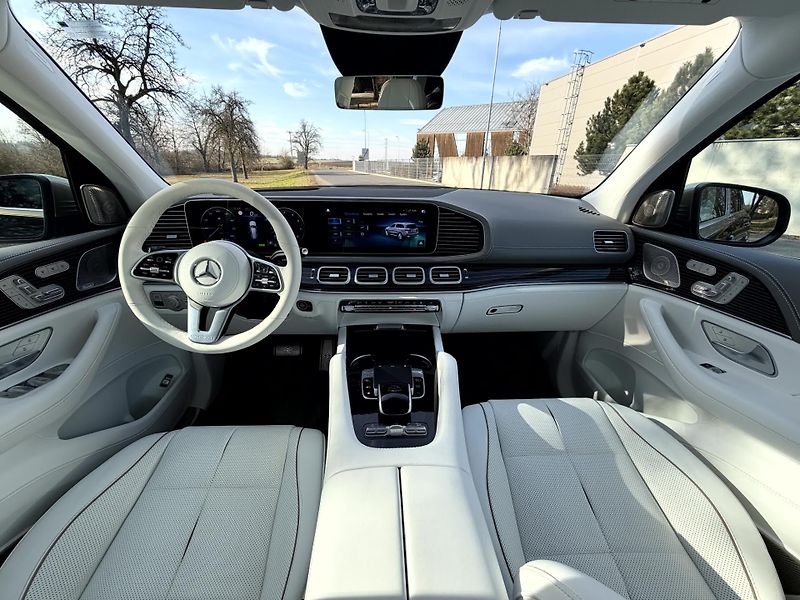 Mercedes-Benz GLS 600 4MATIC Maybach  - fotka 7 z 24