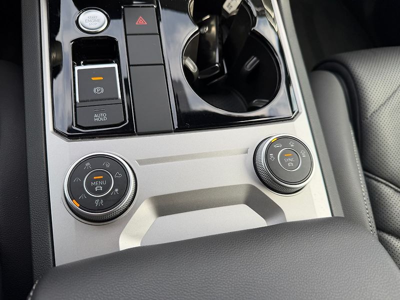 Volkswagen Touareg R-line  210kW Tažné - fotka 11 z 22