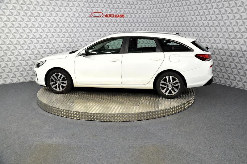 Hyundai i30 (2017) 1.6CRDi kombi 81kw - řetězová - fotka 6 z 23