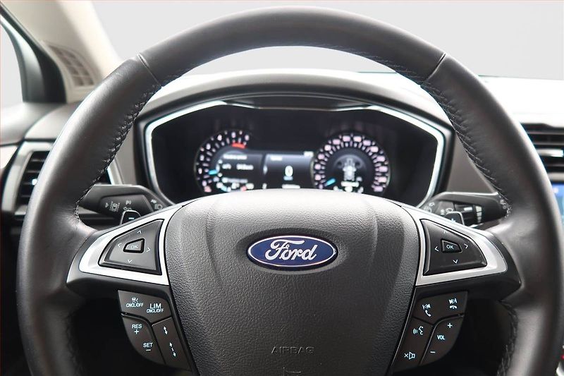 Ford Mondeo (2022) Titanium 2.0 EcoBlue, Automat - fotka 17 z 21