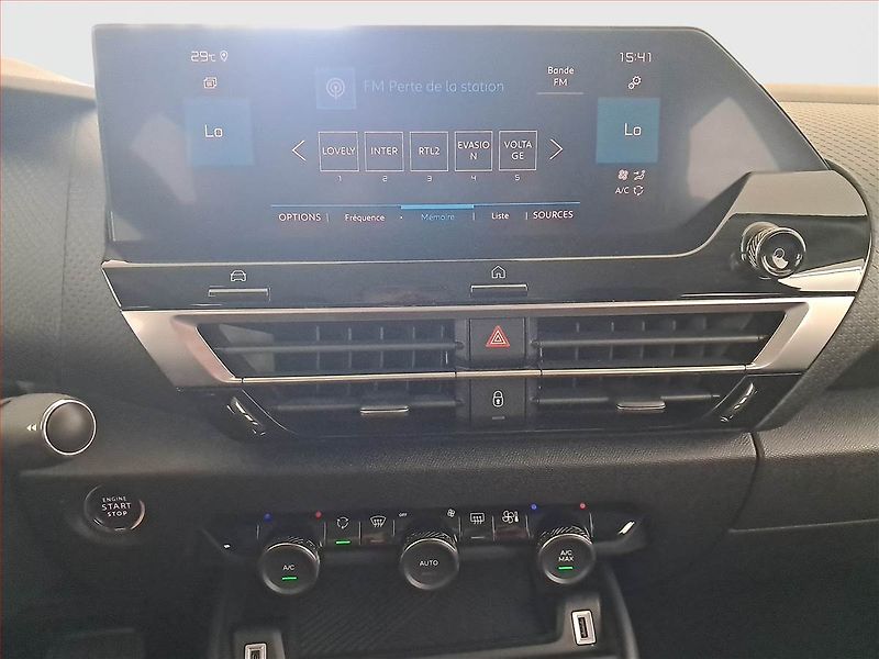 Citroën C4 (2023) Feel 1.2 PureTech, Automat - fotka 12 z 17