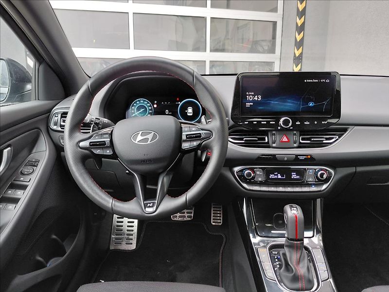 Hyundai i30 FB 1,5 TGDI DCT N LINE - fotka 9 z 22