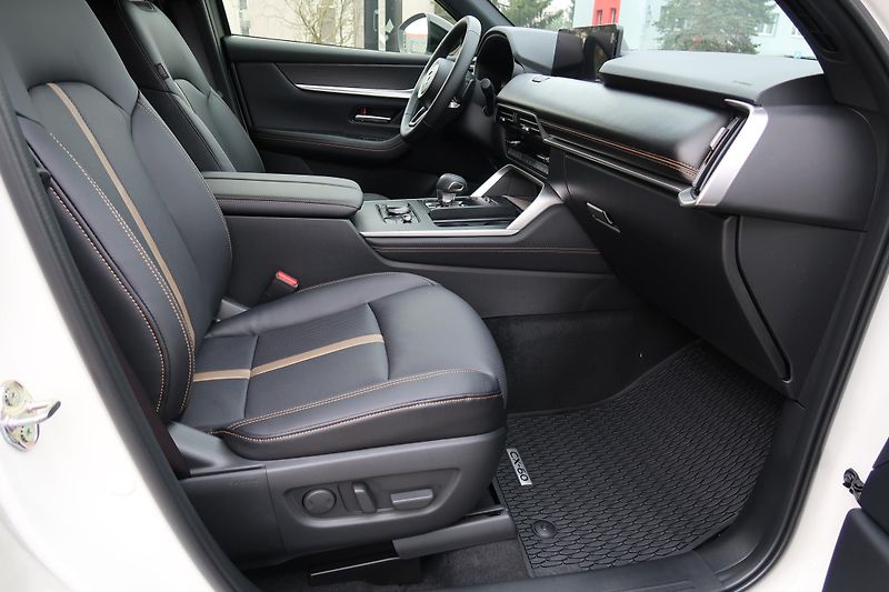 Mazda CX-60 (2025) 2.5L PHEV 327AT AWDHomura Plus - fotka 20 z 34