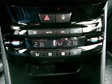 Peugeot 2008 (2015) 1.2i 81kW KOUPENO ČR,1.MAJITEL - náhled 11