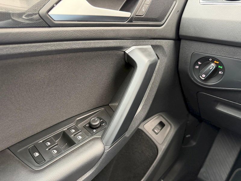 Volkswagen Tiguan (2022) 2.0 TDI 110kW Elegance - fotka 11 z 35