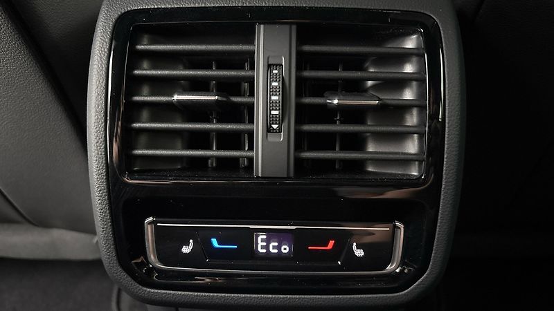 Volkswagen Arteon 1.4 TSI PHEV DSG R-Line Shooti - fotka 22 z 32