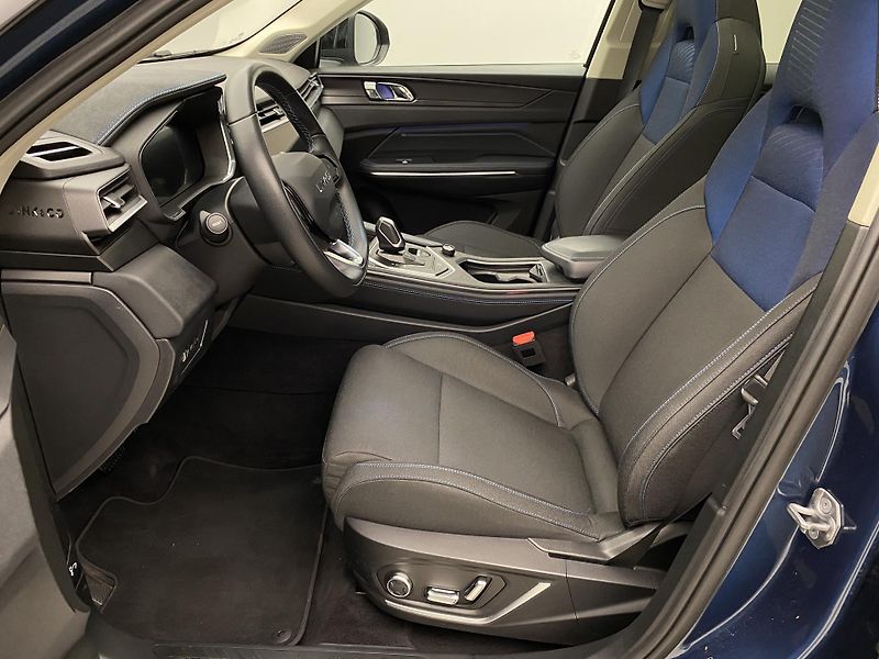 Lynk & Co 01 PHEV DCT AUT 1.maj.  - fotka 3 z 69