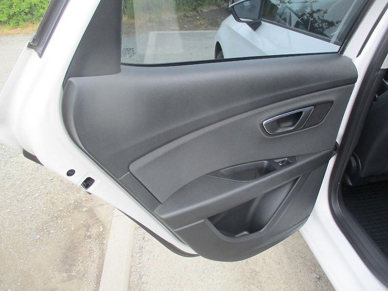 Seat Leon 1,2TSi 77kW STYLE FULL LED - fotka 43 z 48