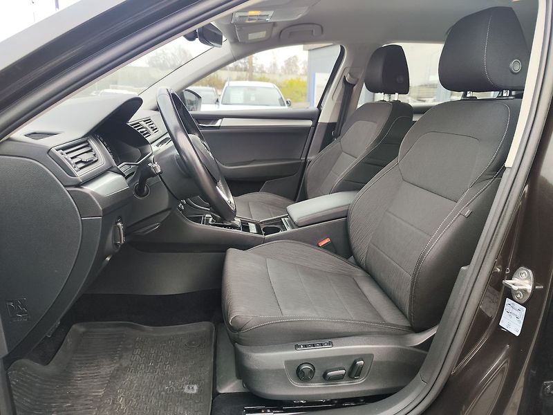 Škoda Superb 2.0 TDI/110kW Ambition Plus DS - fotka 14 z 33