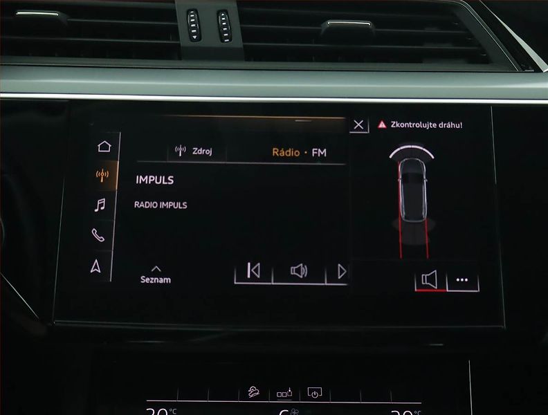 Audi e-tron (2019) 50 quattro, SoH 88% - fotka 16 z 21