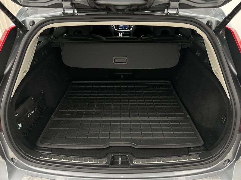 Volvo V60 T6 AWD RECHARGE INSCRIPTION - fotka 5 z 47