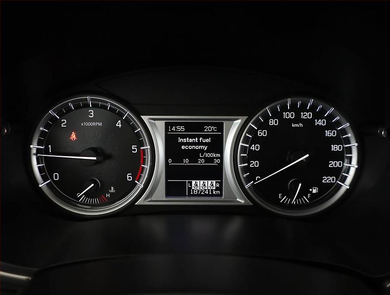 Suzuki Vitara (2015) 1.6 DDiS, Kůže, Tempomat - fotka 9 z 18