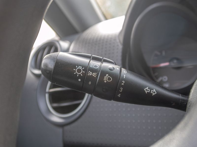 Mitsubishi Colt (2007) 1.1i 55KW – PO SERVISU! - fotka 13 z 36