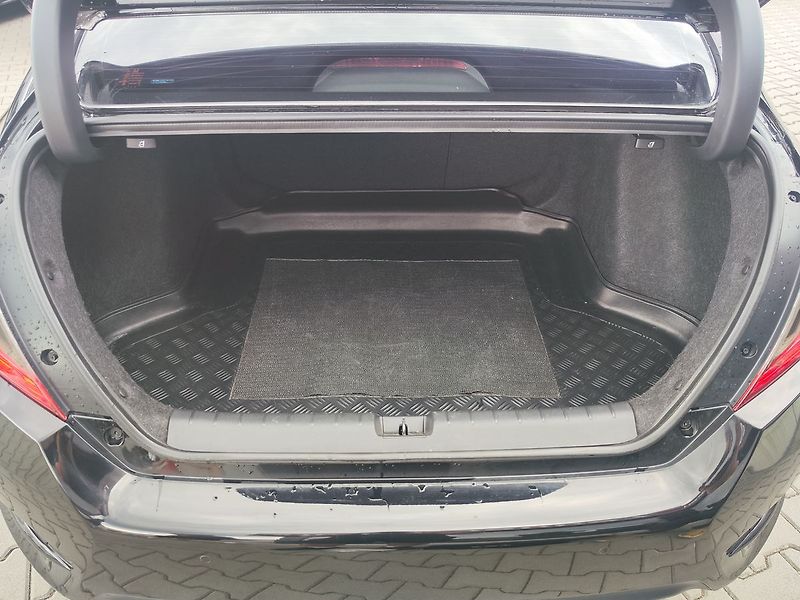 Honda Civic 1.5 i-VTEC/134kW Executive - fotka 10 z 38