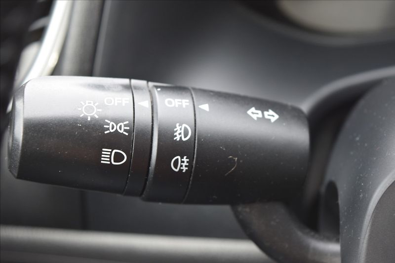 Mazda 3 2,0 G 88KW  DIGIKLIMA ALU NAVI - fotka 29 z 47
