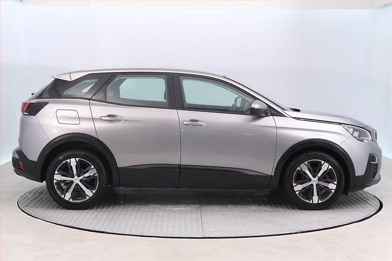 Peugeot 3008 (2017) 1.6 BlueHDi, Serv.kniha, Navi - fotka 6 z 19