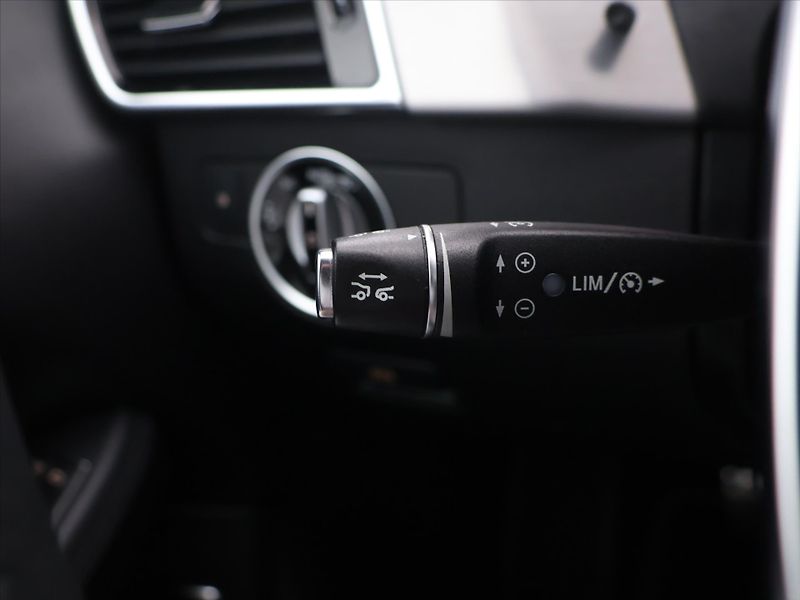 Mercedes-Benz GLS 3,0 190 kW 350 d 4MATIC - fotka 21 z 36