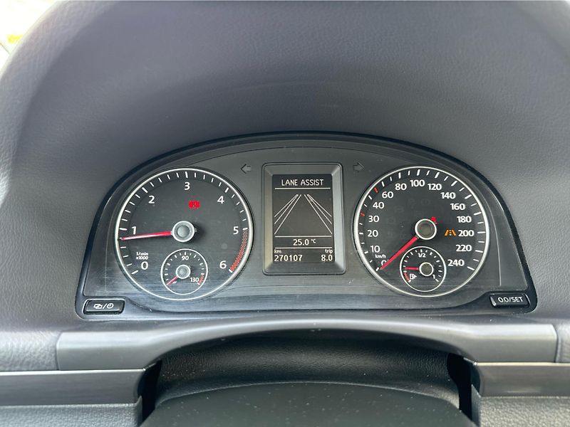 Volkswagen Touran 2,0 TDI Comfortline - fotka 19 z 19