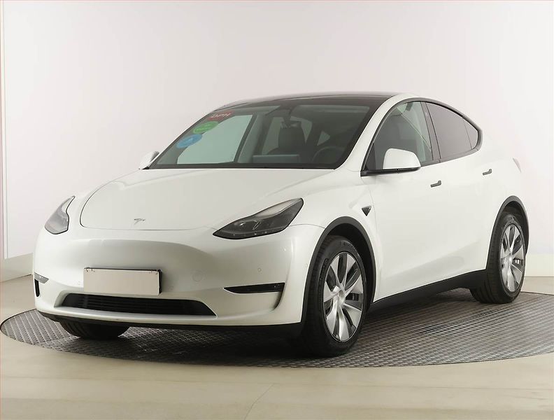 Tesla Model Y (2022) Long Range AWD 79kWh, SoH 91% - fotka 2 z 33