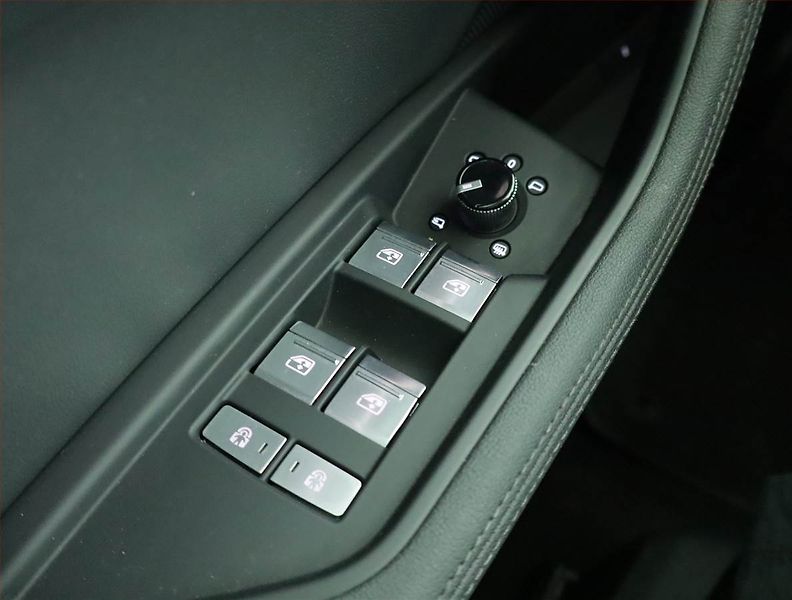 Audi e-tron (2019) 50 quattro, SoH 88% - fotka 15 z 21