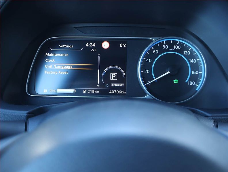 Nissan Leaf (2022) 40 kWh, SoH 93%, Automat - fotka 11 z 17