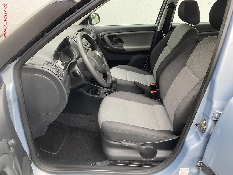 Škoda Fabia (2010) 1.2 TSi, Cool Edition, AC - fotka 9 z 13