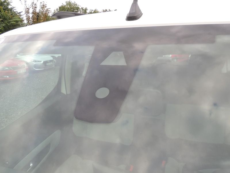 Citroën Berlingo (2019) 1.2Puretech,Live,81kw,ČR,1.maj - fotka 14 z 55