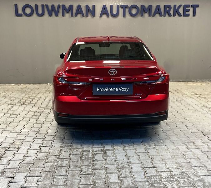Toyota Camry 2.5 Hybrid AT EXECUTIVE - fotka 16 z 18