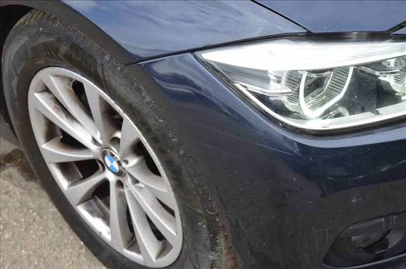 BMW Řada 3 (2016) 320D XDRIVE TOURING AT - fotka 7 z 25