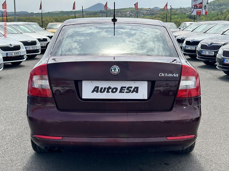 Škoda Octavia (2012) 2.0 TDi, ČR, L&K, servis - fotka 5 z 18