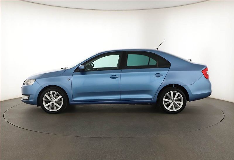 Škoda Rapid (2013) 1.2 TSI, Park. senzory - fotka 3 z 13