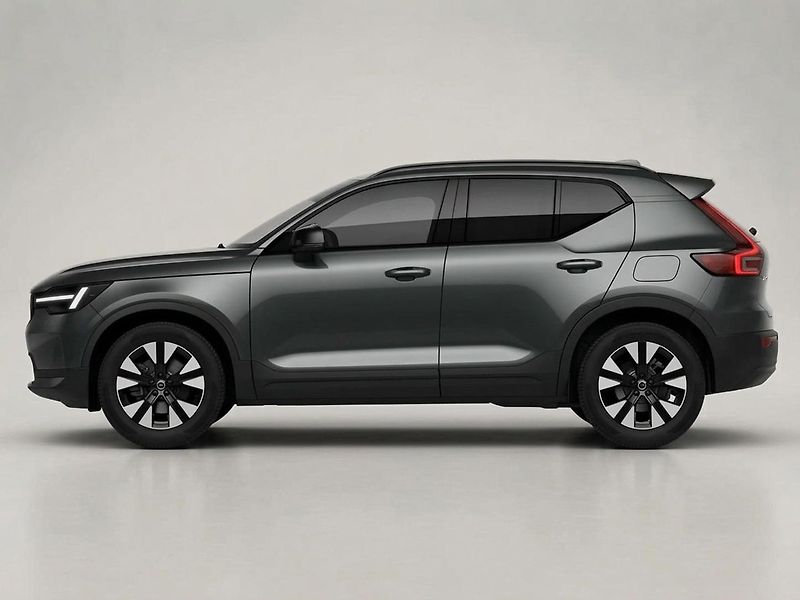 Volvo XC40 (2026) B3 PLUS DARK  - fotka 4 z 16