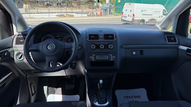 Volkswagen Touran (2011) 1.4TSi 103kW *DSG*Webasto*ALU* - fotka 18 z 21