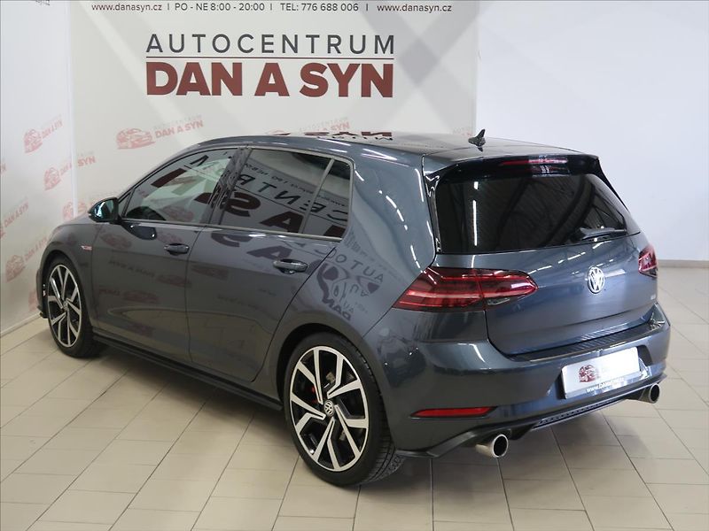 Volkswagen Golf 2,0 TSI 180kW GTI Performance - fotka 6 z 41