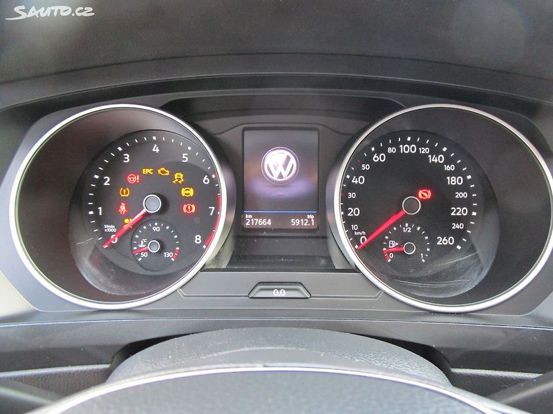 Volkswagen Tiguan 1,5TSI-96KW-NOVÁ STK+OLEJ - fotka 16 z 27