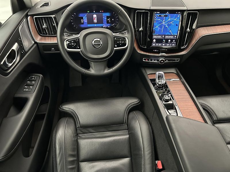 Volvo XC60 2.0  B4 4x4 ULTIMATE - fotka 14 z 34