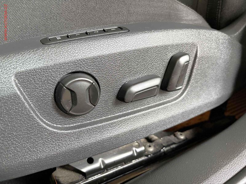 Škoda Superb (2019) 1.5TSi, Ambition, DSG, bixen - fotka 13 z 18