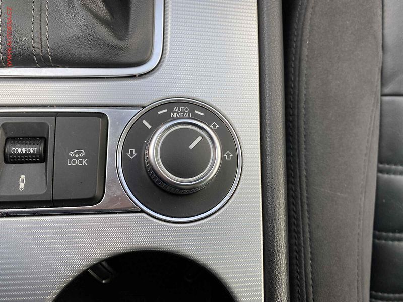 Volkswagen Touareg (2017) 3.0TDi 4x4, ČR, R-Line, TZ - fotka 20 z 23