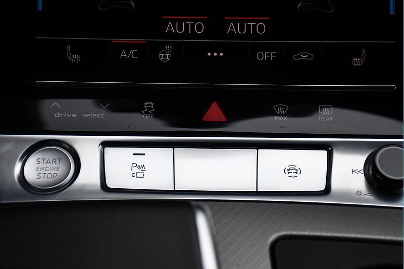 Audi A6 50TDI QUATTRO - fotka 28 z 47