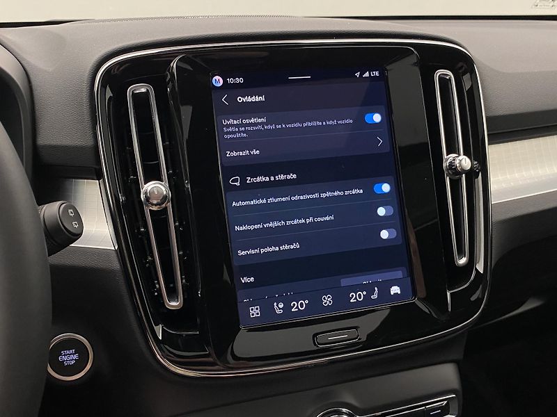Volvo XC40 (2026) B3 AUT DARK PLUS - fotka 48 z 58