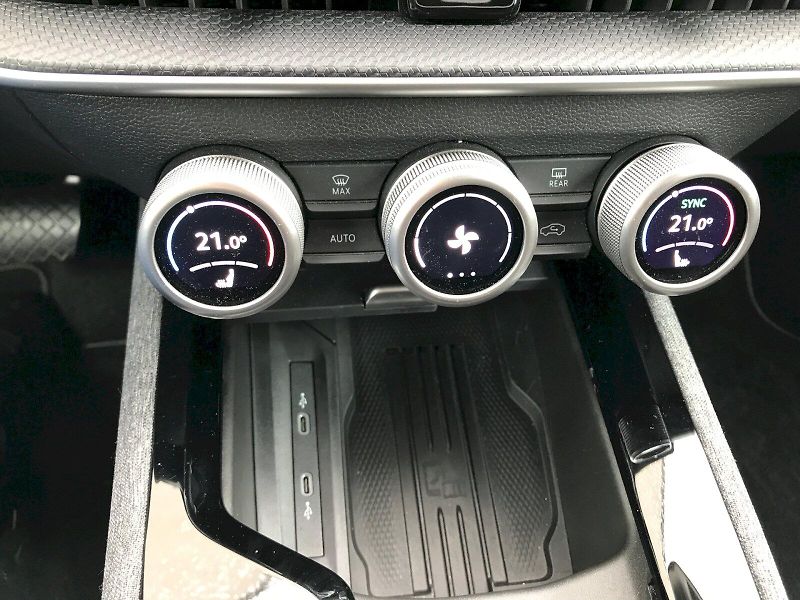 Škoda Superb (2025) COMBI SELEC TD 110/2.0 A7F - fotka 29 z 29