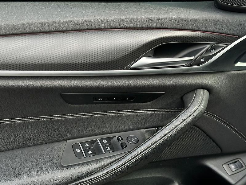 BMW Řada 5 540D xDrive Executive Pro LASE - fotka 14 z 24