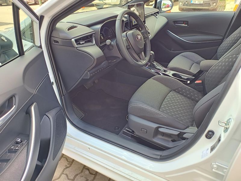 Toyota Corolla (2026) TS1.8 FHEV COMFORT BUSINESS - fotka 6 z 14