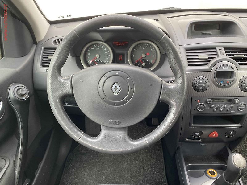 Renault Mégane (2003) 1.6i 16v, Klima - fotka 11 z 15