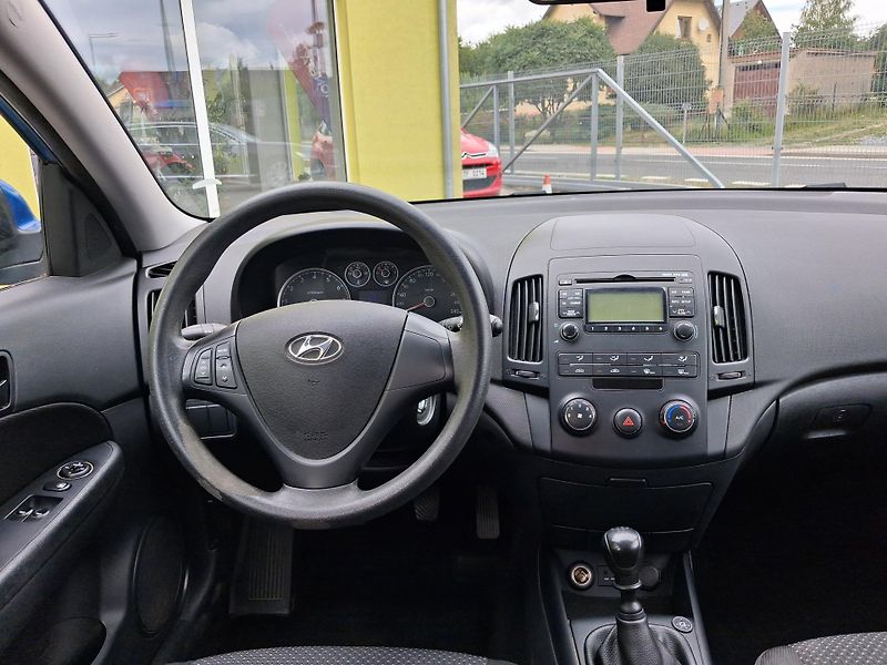 Hyundai i30 (2009) 1,4i  LPG  KLIMA  2x KOLA  - fotka 21 z 33