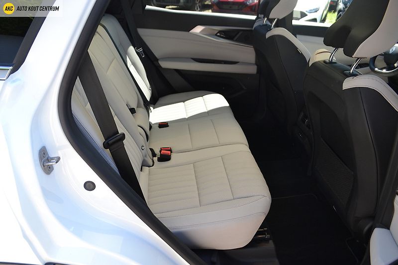 Renault Espace ICONIC E-TECH FULL HYBRID 200k - fotka 23 z 73