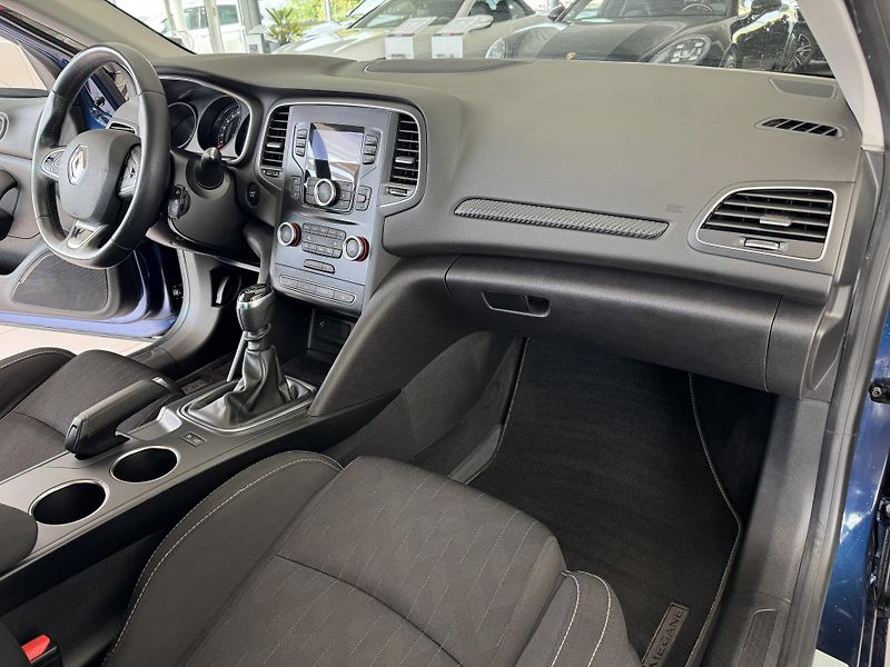 Renault Mégane 1,3 TCe*KeyLess*PDC*1.Maj*ČR - fotka 11 z 29